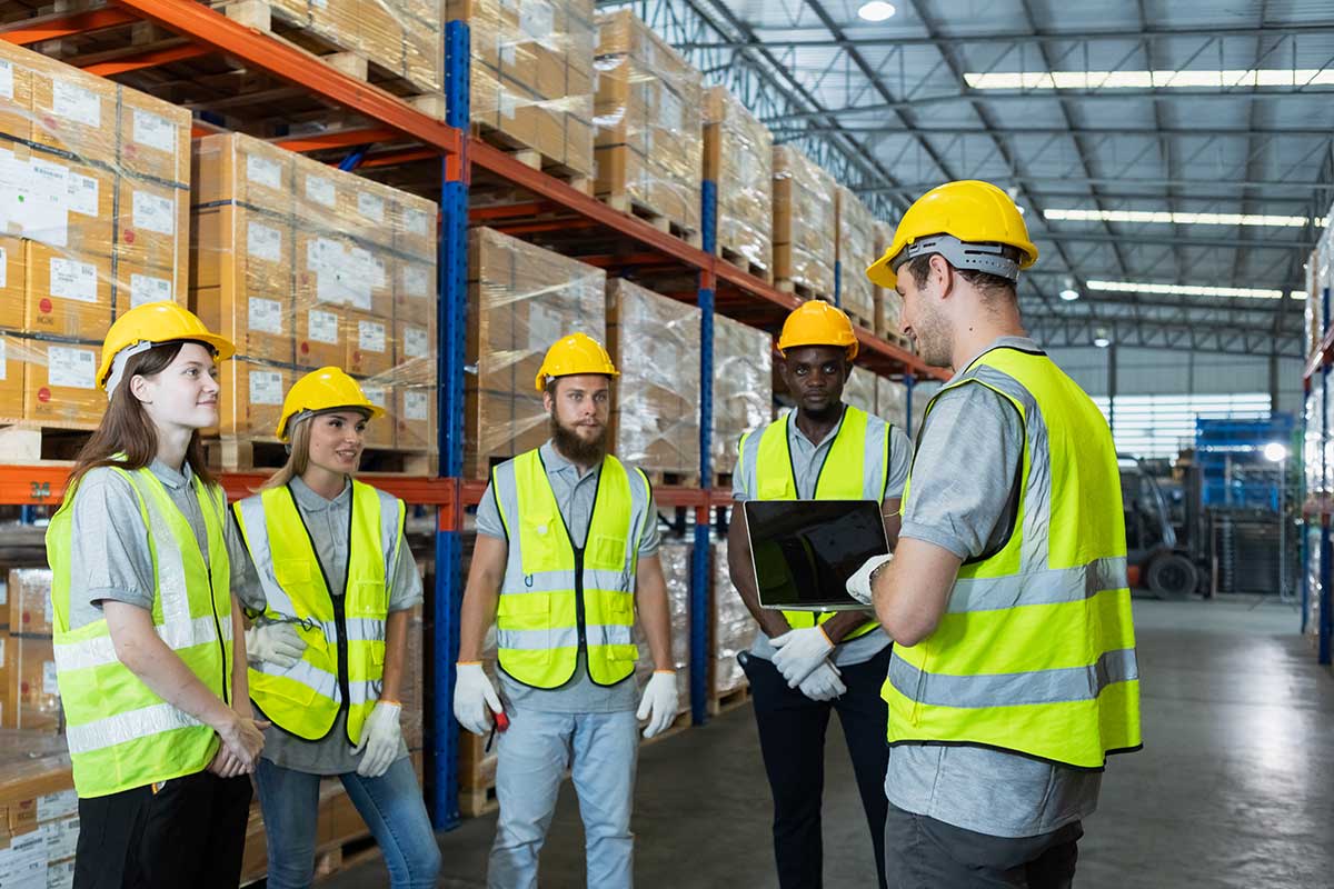 Supervisor Manager in a Warehouse
