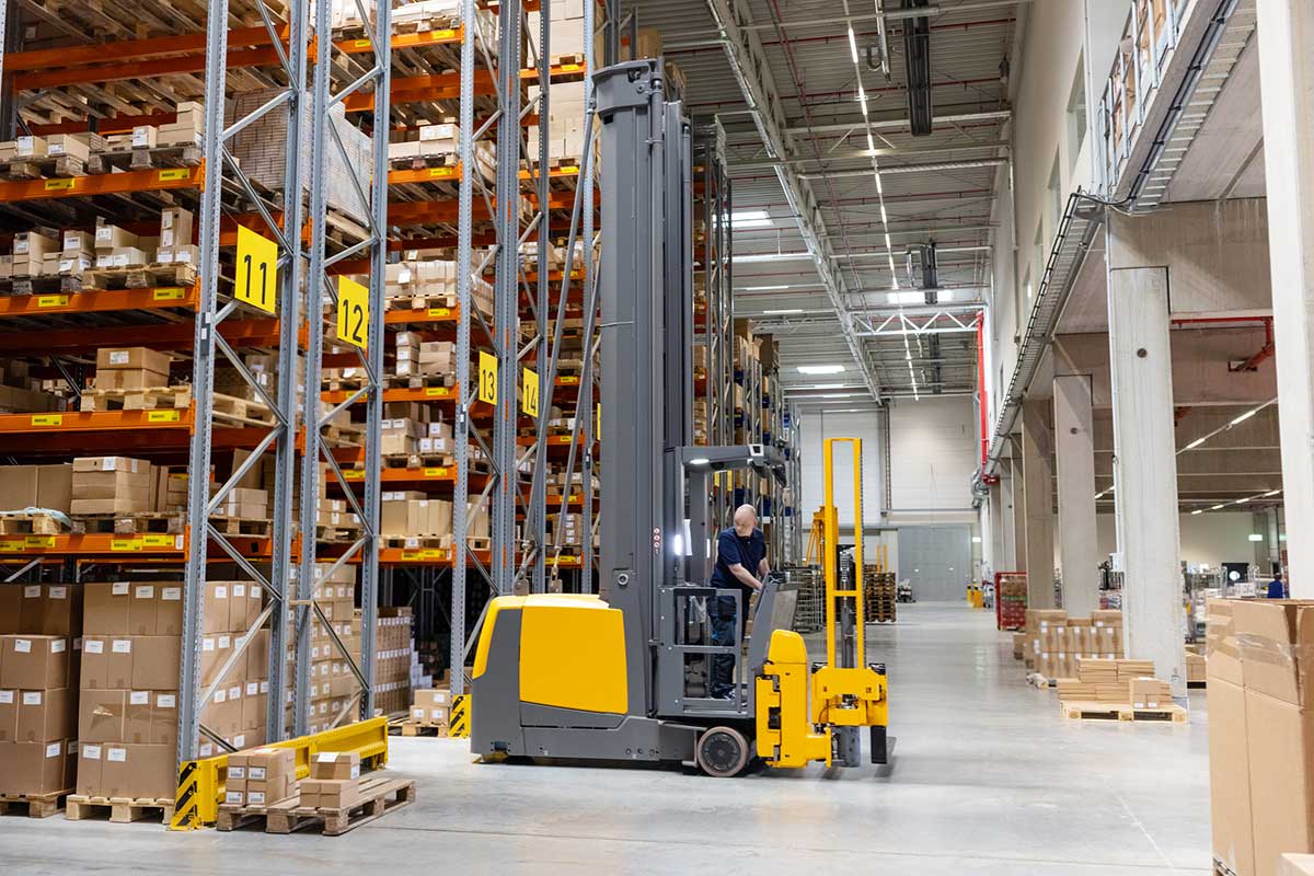 Very Narrow Aisle Lift Truck in Warehouse during Training